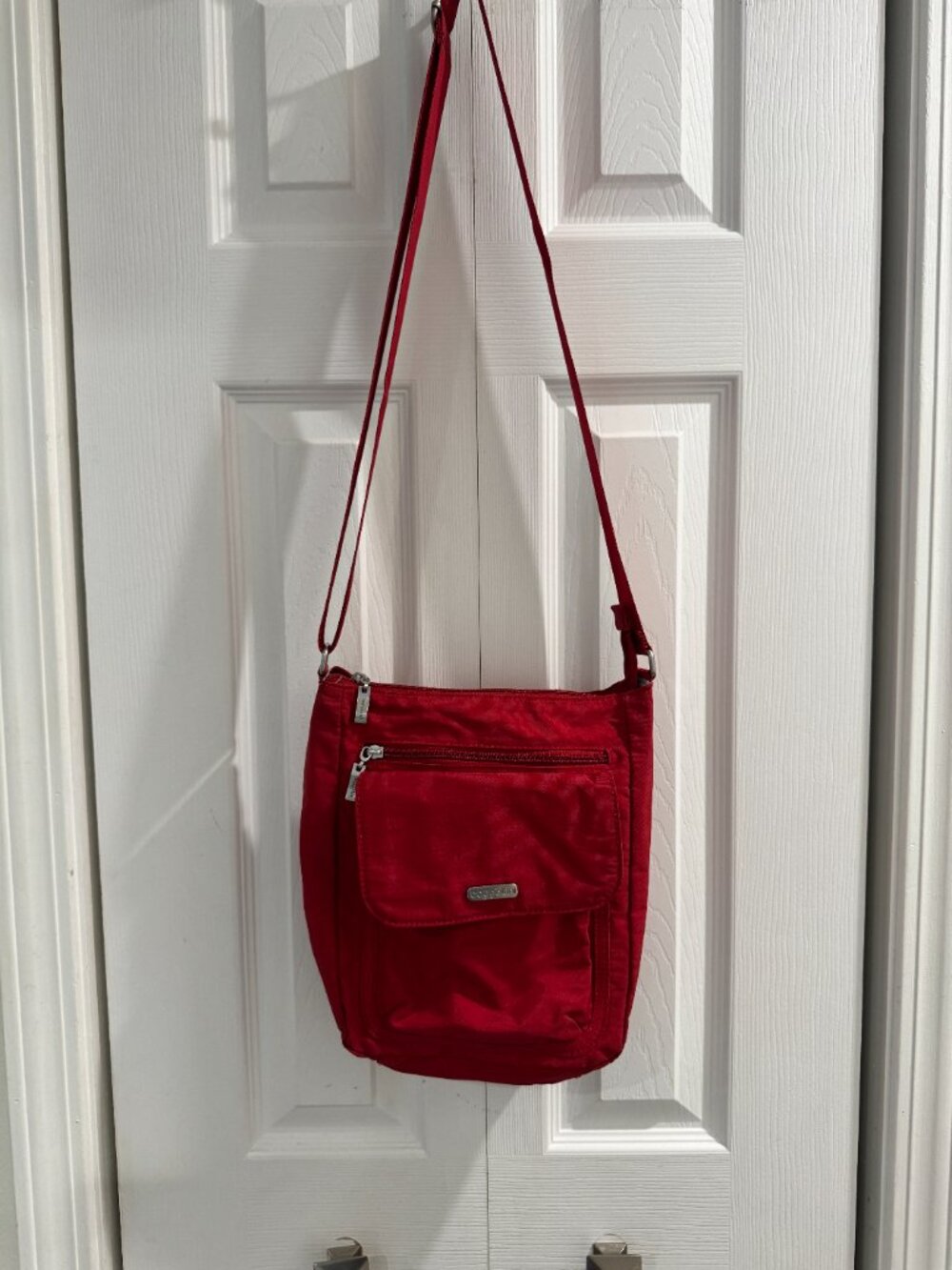 Baggallini Red Nylon Crossbody Bag Adjustable Strap Travel Purse Like New
